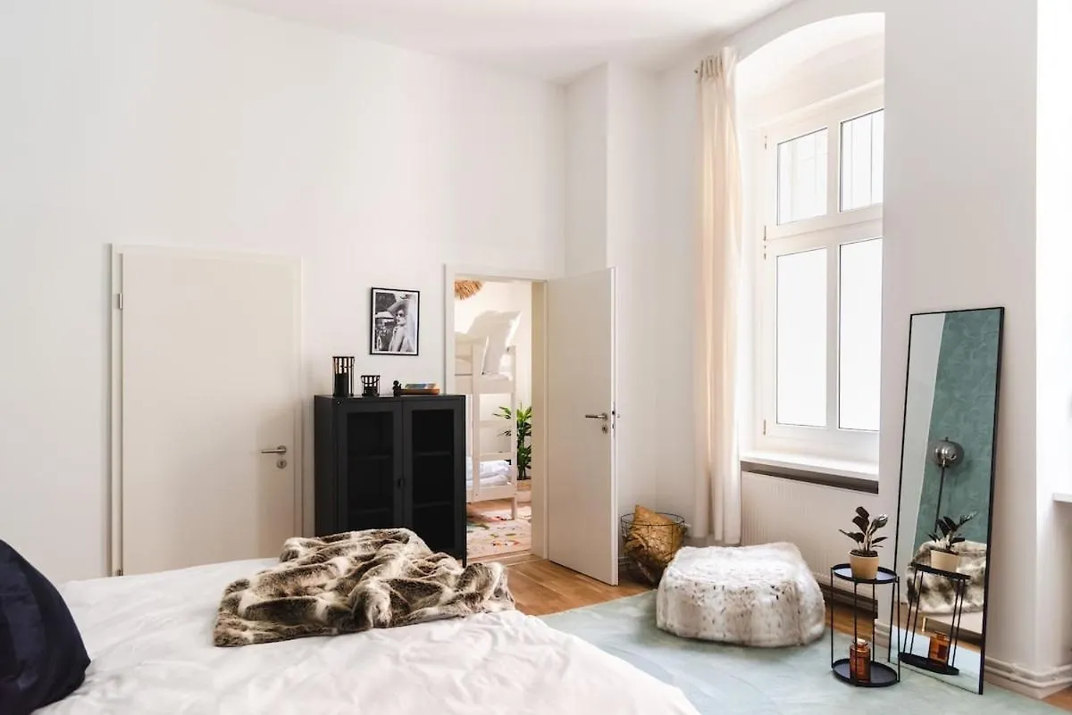 Grosses Apartment Am Kudamm Berlino